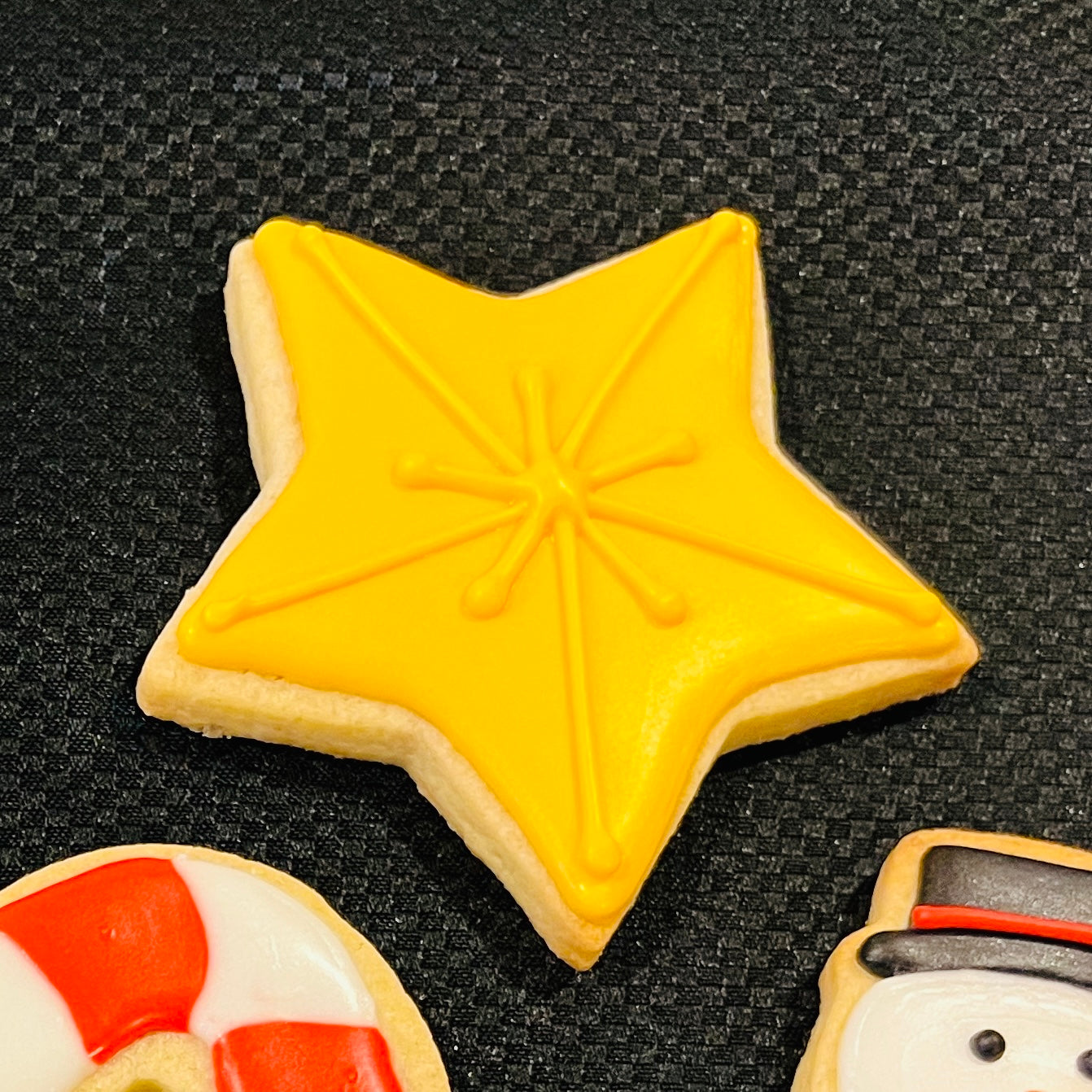 Holiday Accent Cookies – Simple Decorated Designs