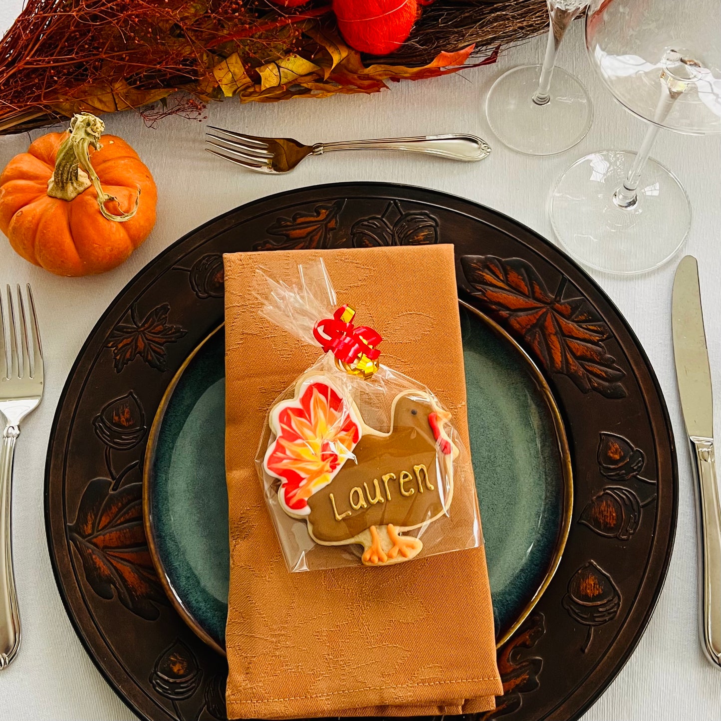 Thanksgiving Placecard Cookies – Personalized Turkey Sugar Cookies with Gold Lettering