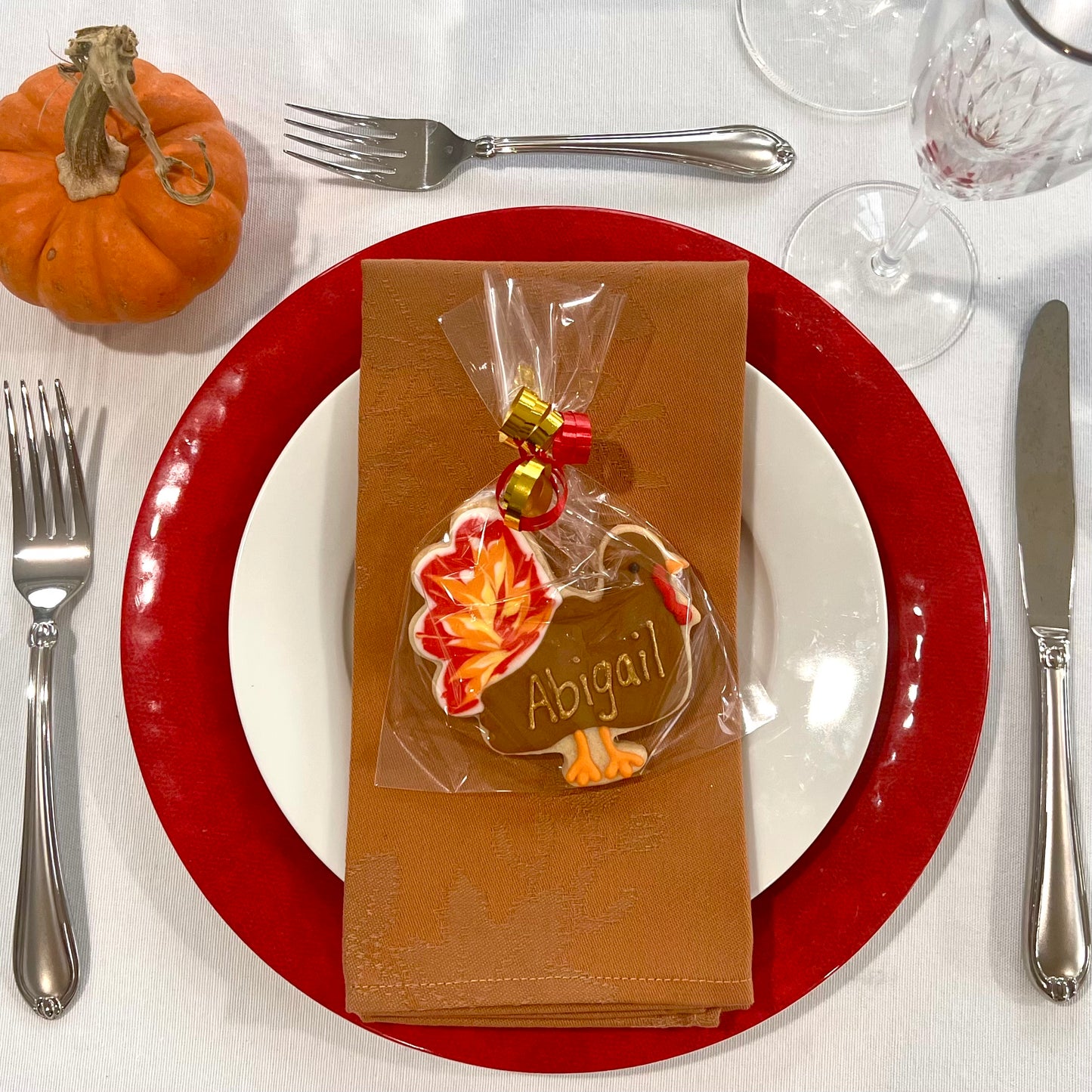 Thanksgiving Placecard Cookies – Personalized Turkey Sugar Cookies with Gold Lettering