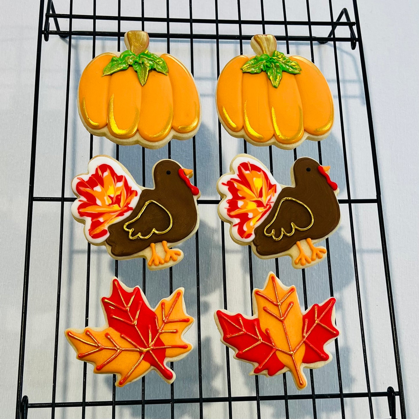 Thanksgiving Cookie Set – Pumpkin, Turkey & Fall Leaf Cookies with Gold Detailing