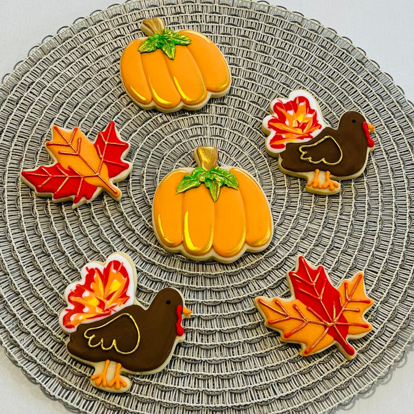 Thanksgiving Cookie Set – Pumpkin, Turkey & Fall Leaf Cookies with Gold Detailing