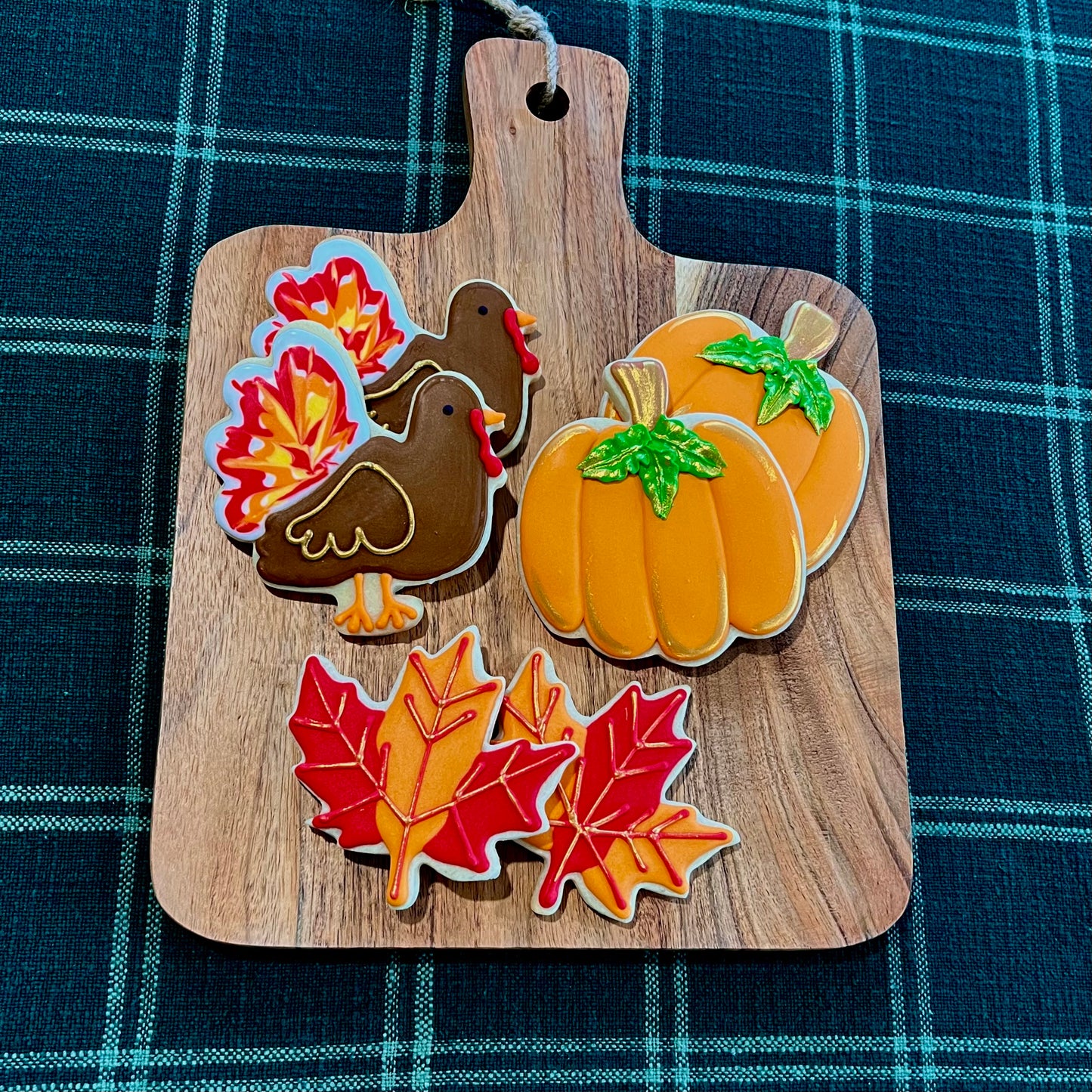 Thanksgiving Cookie Set – Pumpkin, Turkey & Fall Leaf Cookies with Gold Detailing