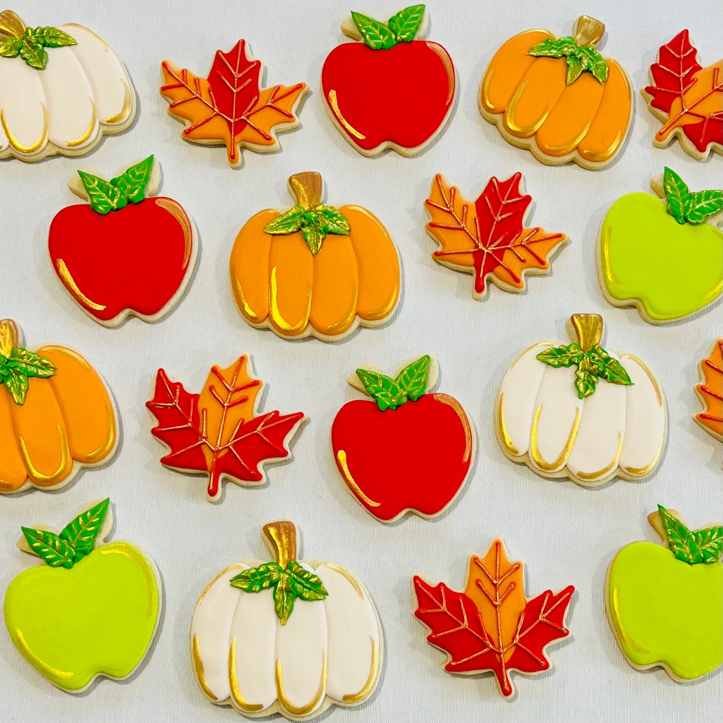 Full Fall Cookie Set – Pumpkins, Apples & Fall Leaf Cookies with Gold Detailing