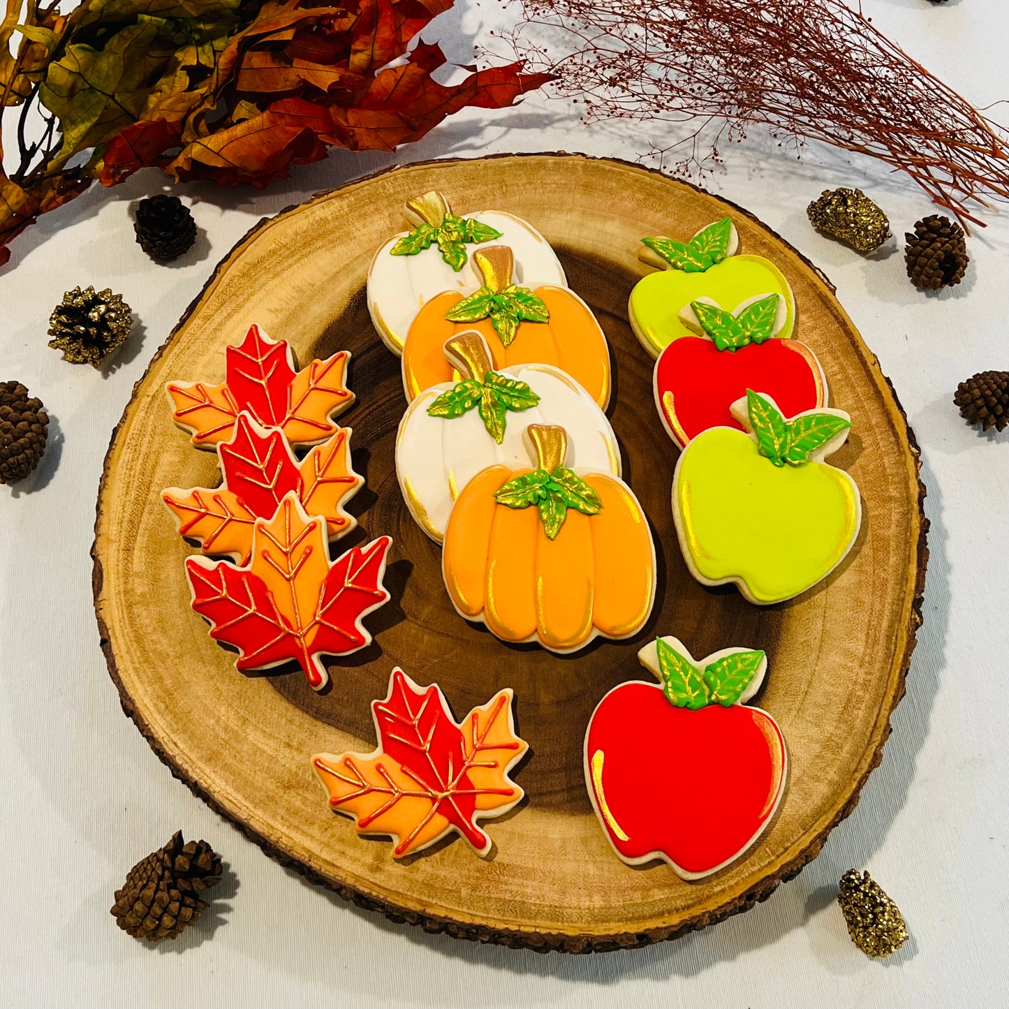 Full Fall Cookie Set – Pumpkins, Apples & Fall Leaf Cookies with Gold Detailing