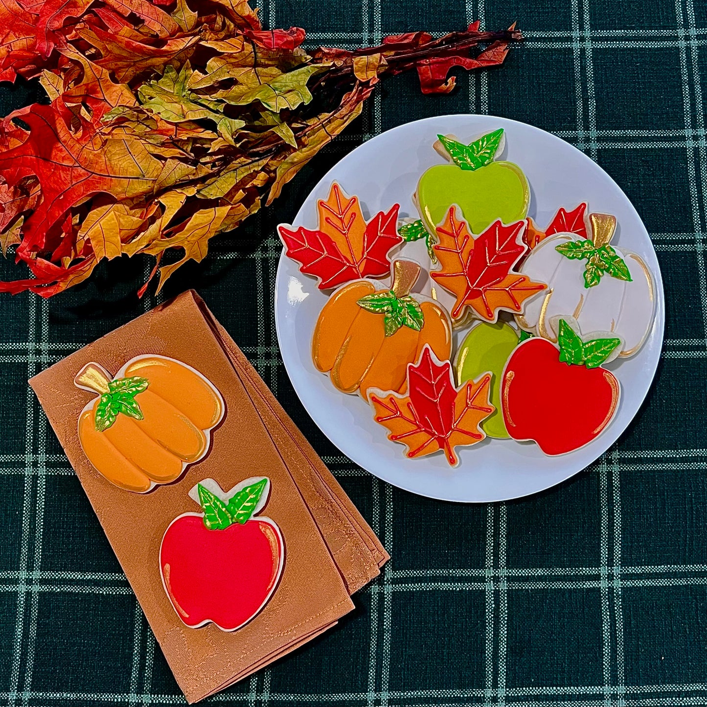 Full Fall Cookie Set – Pumpkins, Apples & Fall Leaf Cookies with Gold Detailing